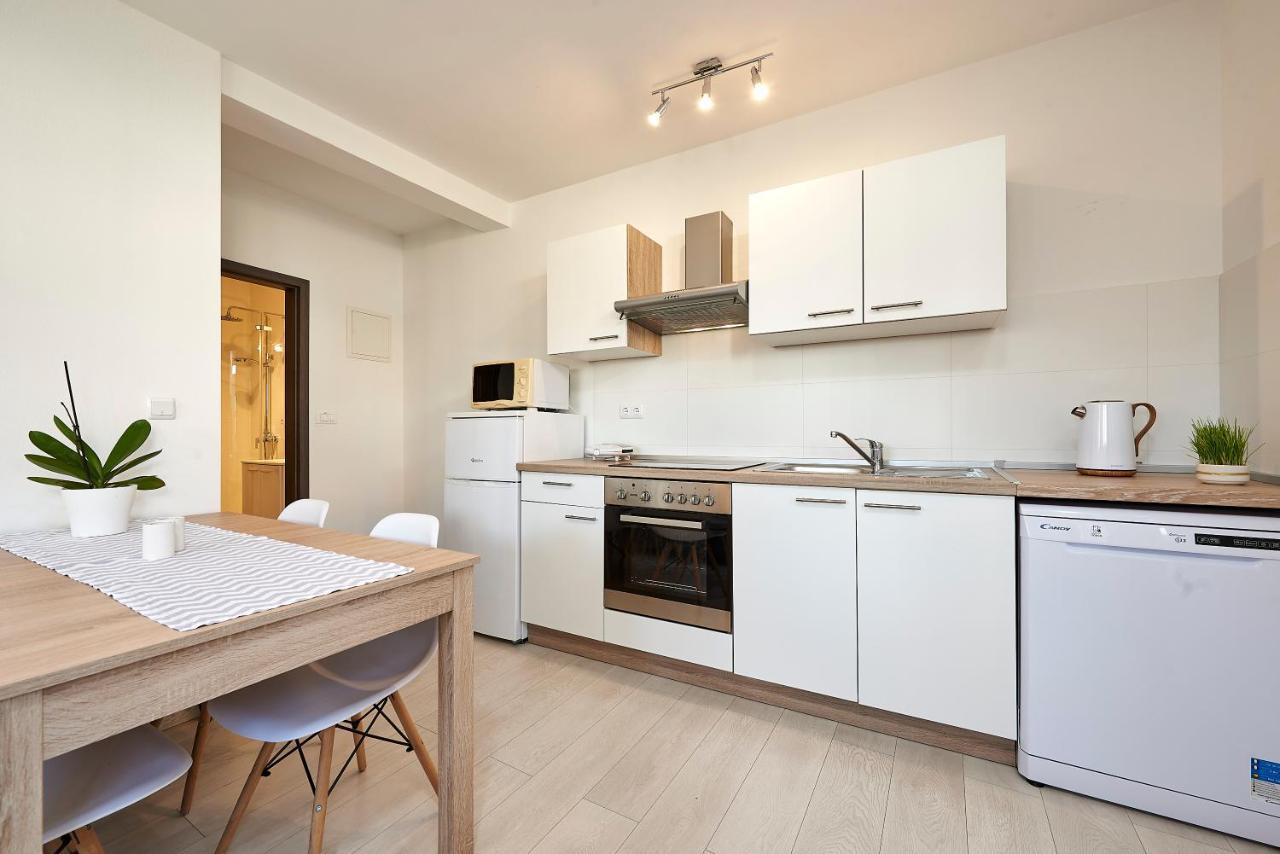 טרוגיר Apartmani Sara I Klara מראה חיצוני תמונה