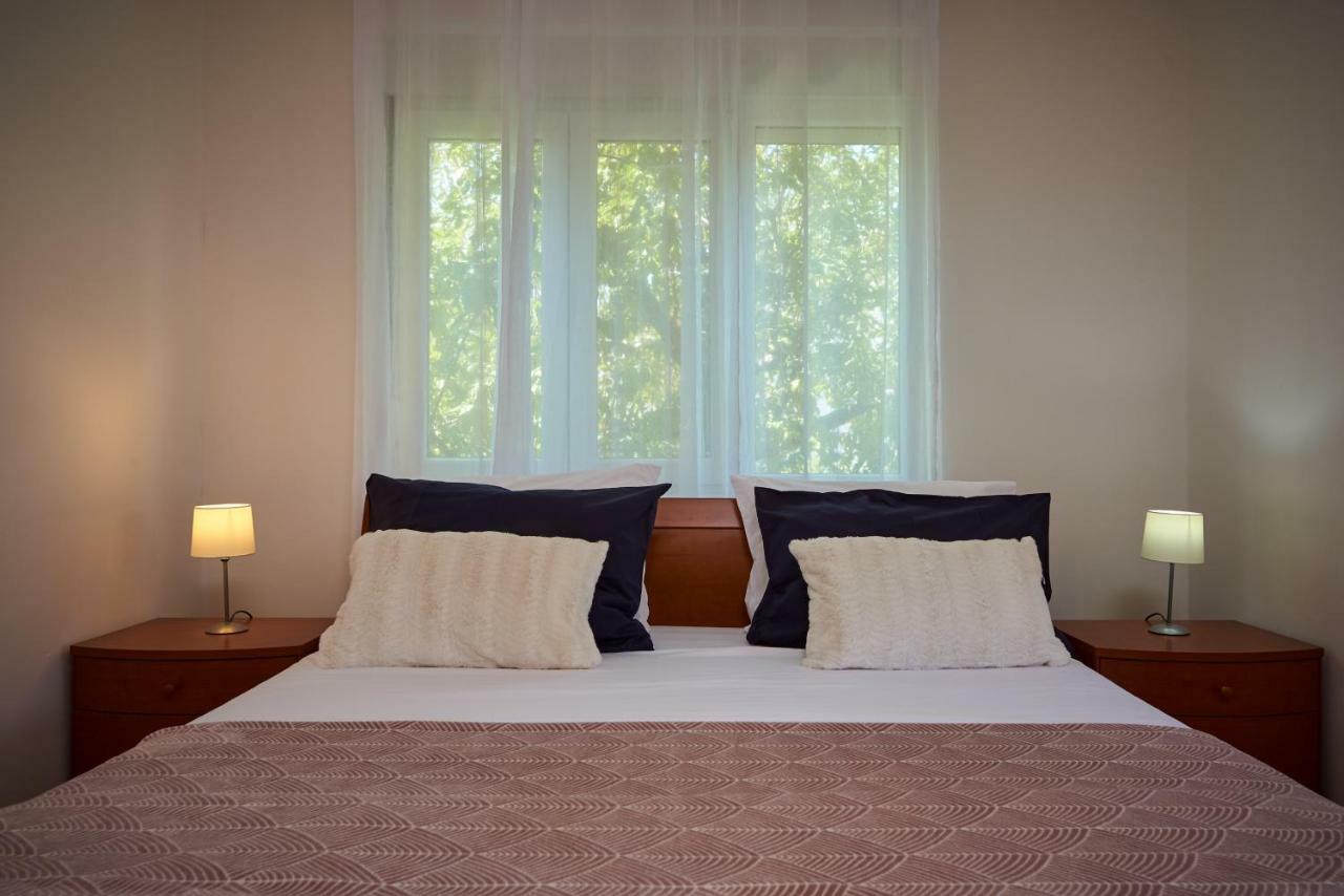 טרוגיר Apartmani Sara I Klara מראה חיצוני תמונה